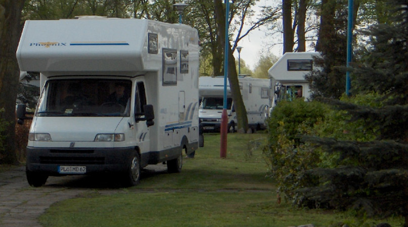 Wohnmobil am Stellplatz