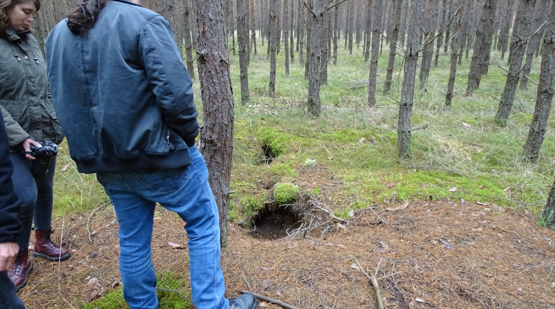 Reisen in kleinen Gruppen, da lässt sich auch die nicht mehr genutzte Wolfshoehle besuchen