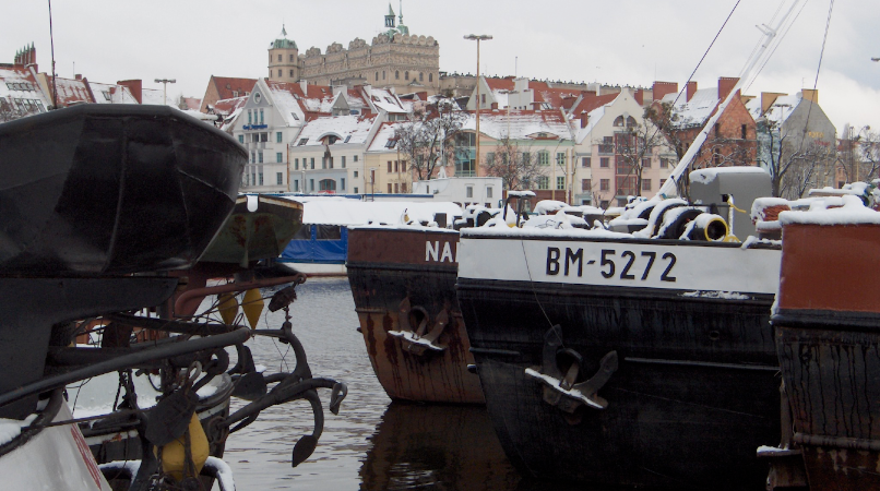 Blick über die Oder auf Schloss und Altstadt von Szczecin